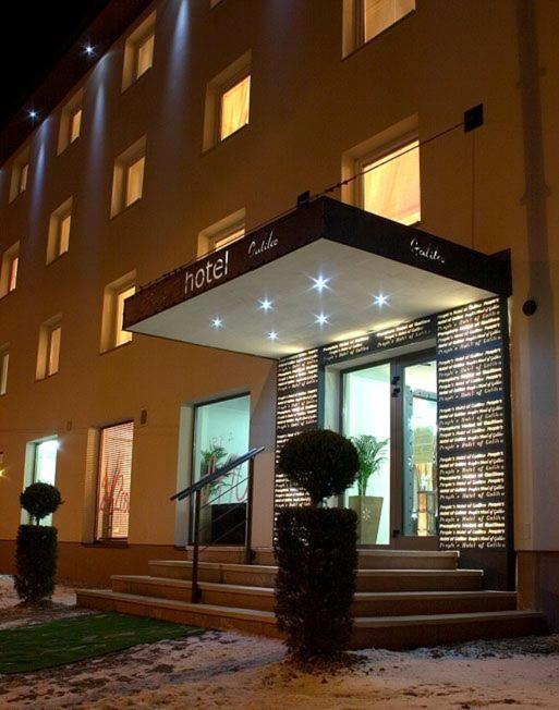 Hotel Galileo ジリナ エクステリア 写真